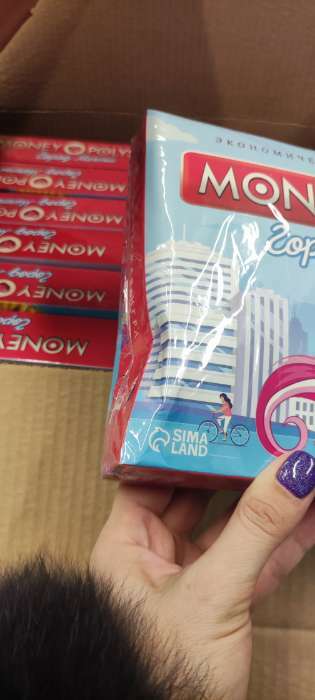 Фотография покупателя товара Настольная экономическая игра «MONEY POLYS. Семейный бюджет», 240 банкнот, 10+ - Фото 8