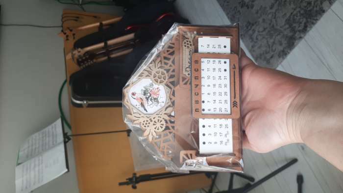 Фотография покупателя товара Календарь-карандашница "Птица", дуб-золото, мдф, 17х7,5х12 см - Фото 1