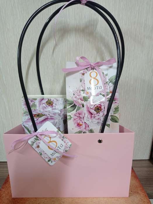 Фотография покупателя товара Сумка для цветов розовая влагостойкая, 22 x 10.5 x 13.5 см - Фото 1