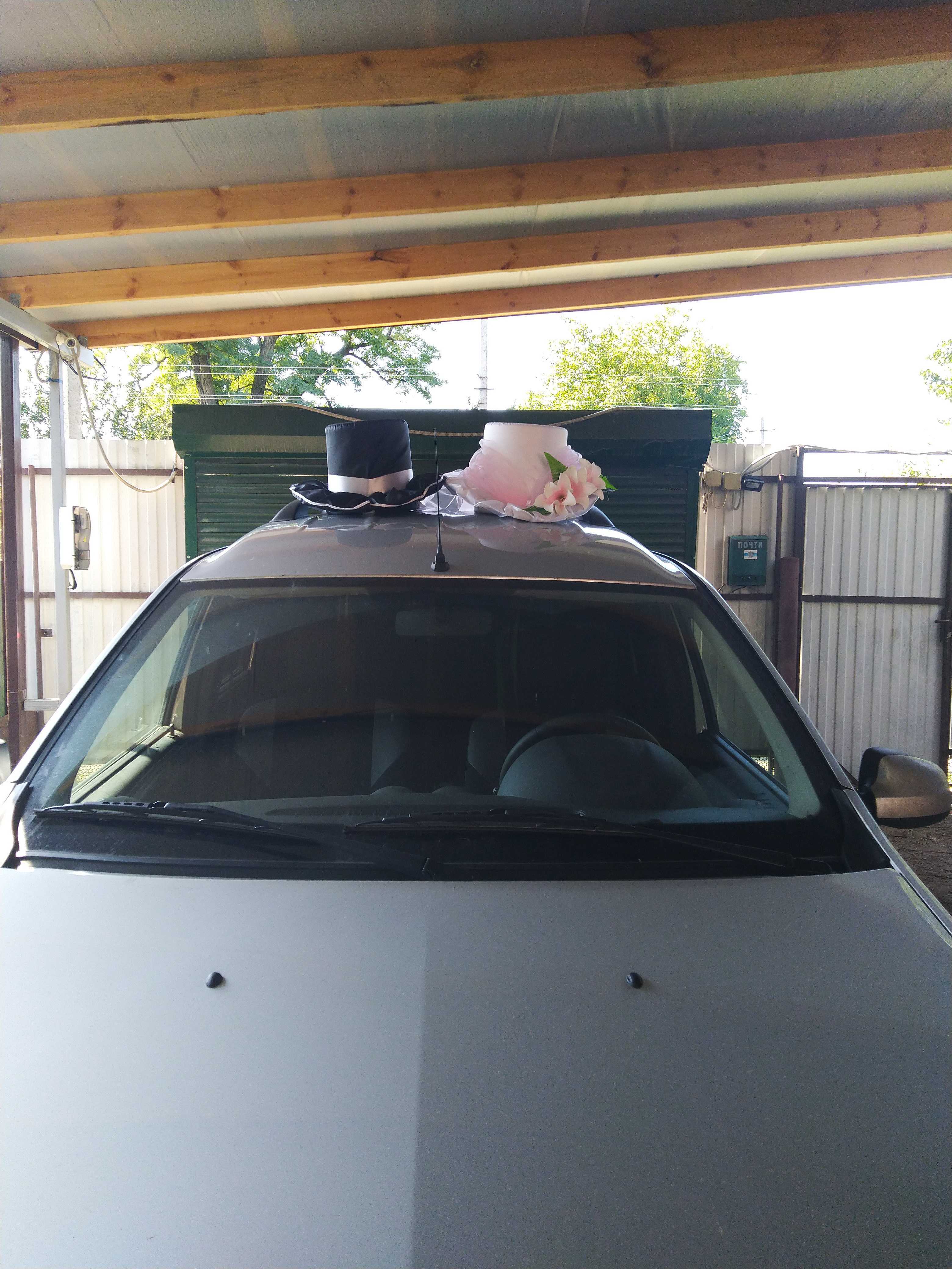 Фотография покупателя товара Украшение на крышу "Шляпа", розовый, 48х25 см, с лилией - Фото 1