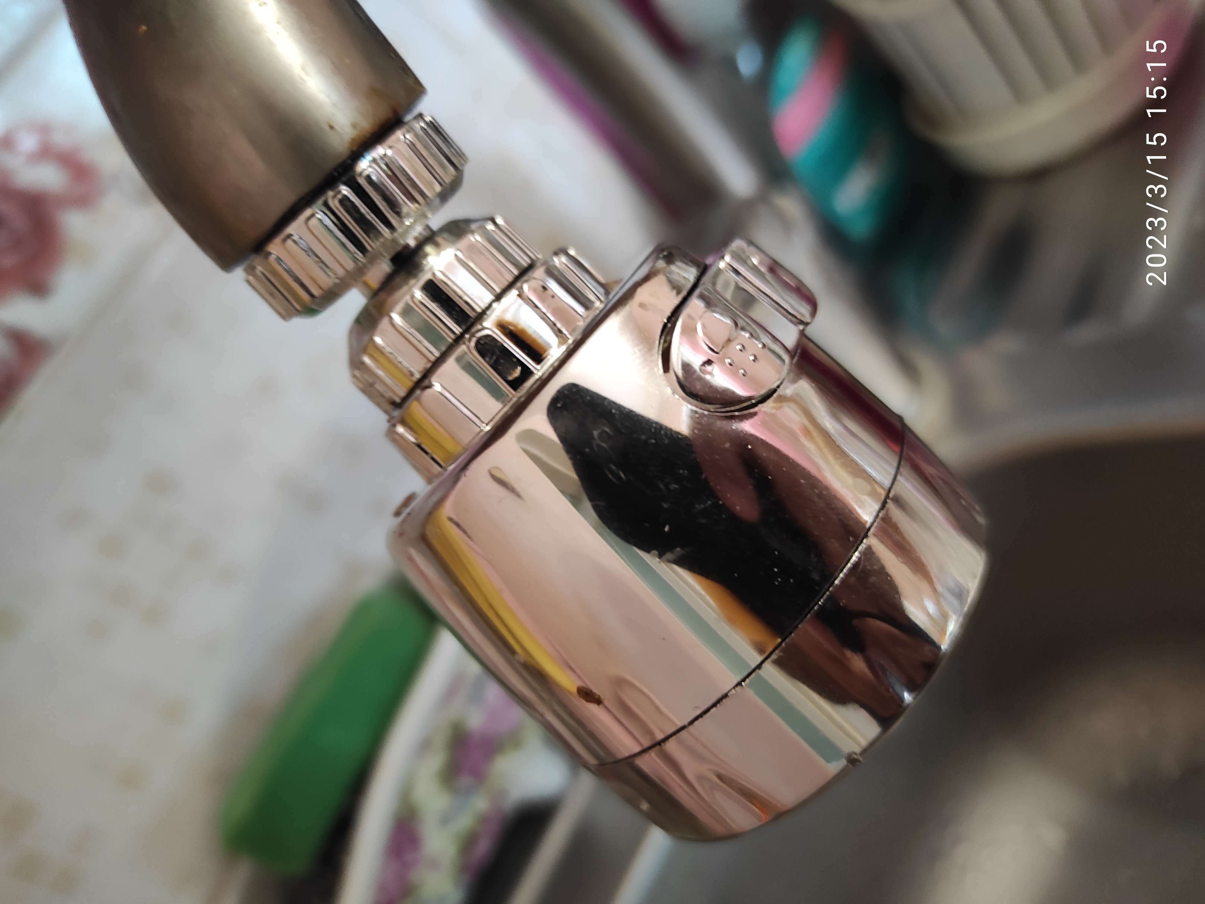 Фотография покупателя товара Насадка на кран для экономии воды с изменяемым напором и углом струи Доляна - Фото 5