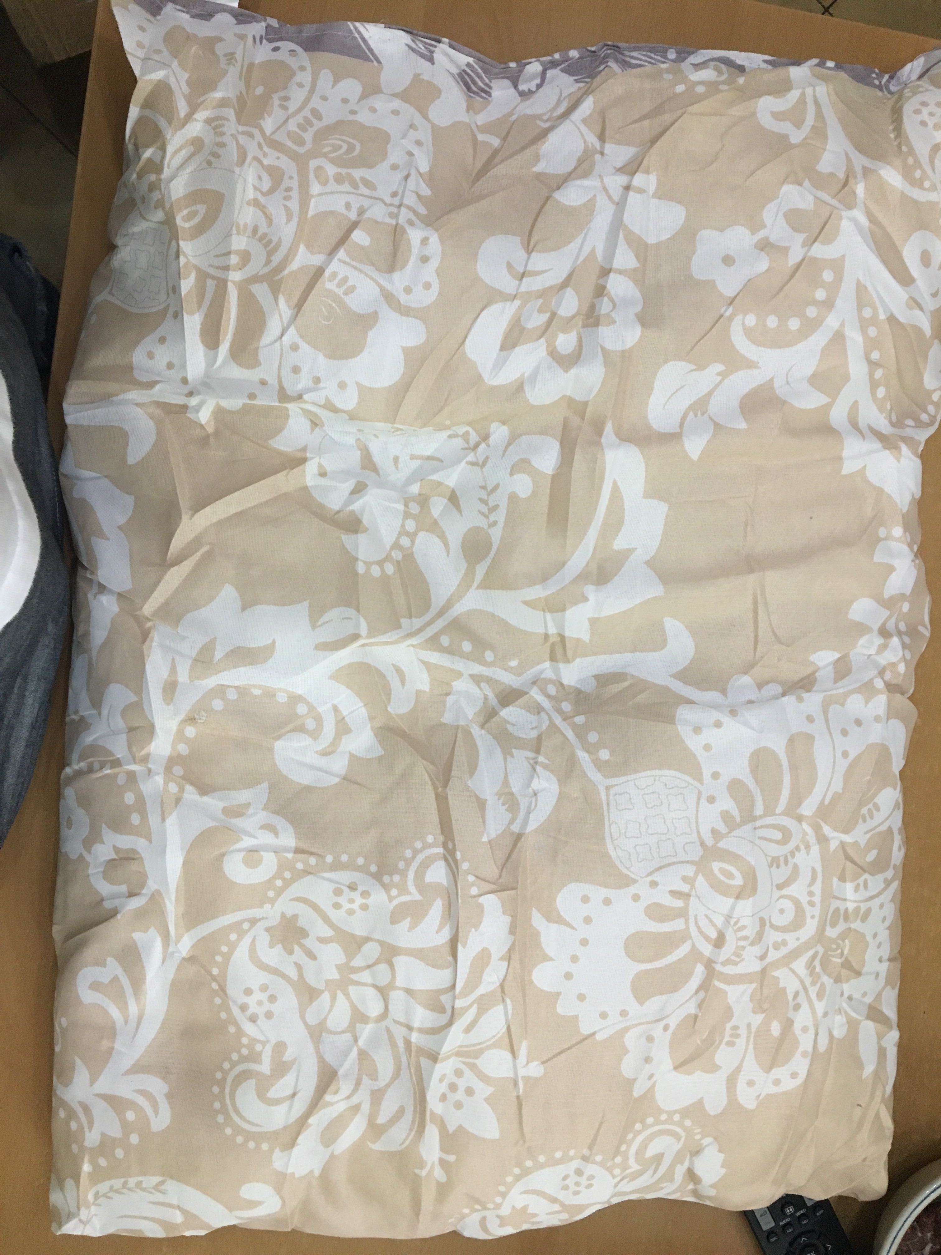 Фотография покупателя товара Комплект Дачный: одеяло 1,5сп, синтепон 100 гр/м + подушка 50х70 см, пэ 100%