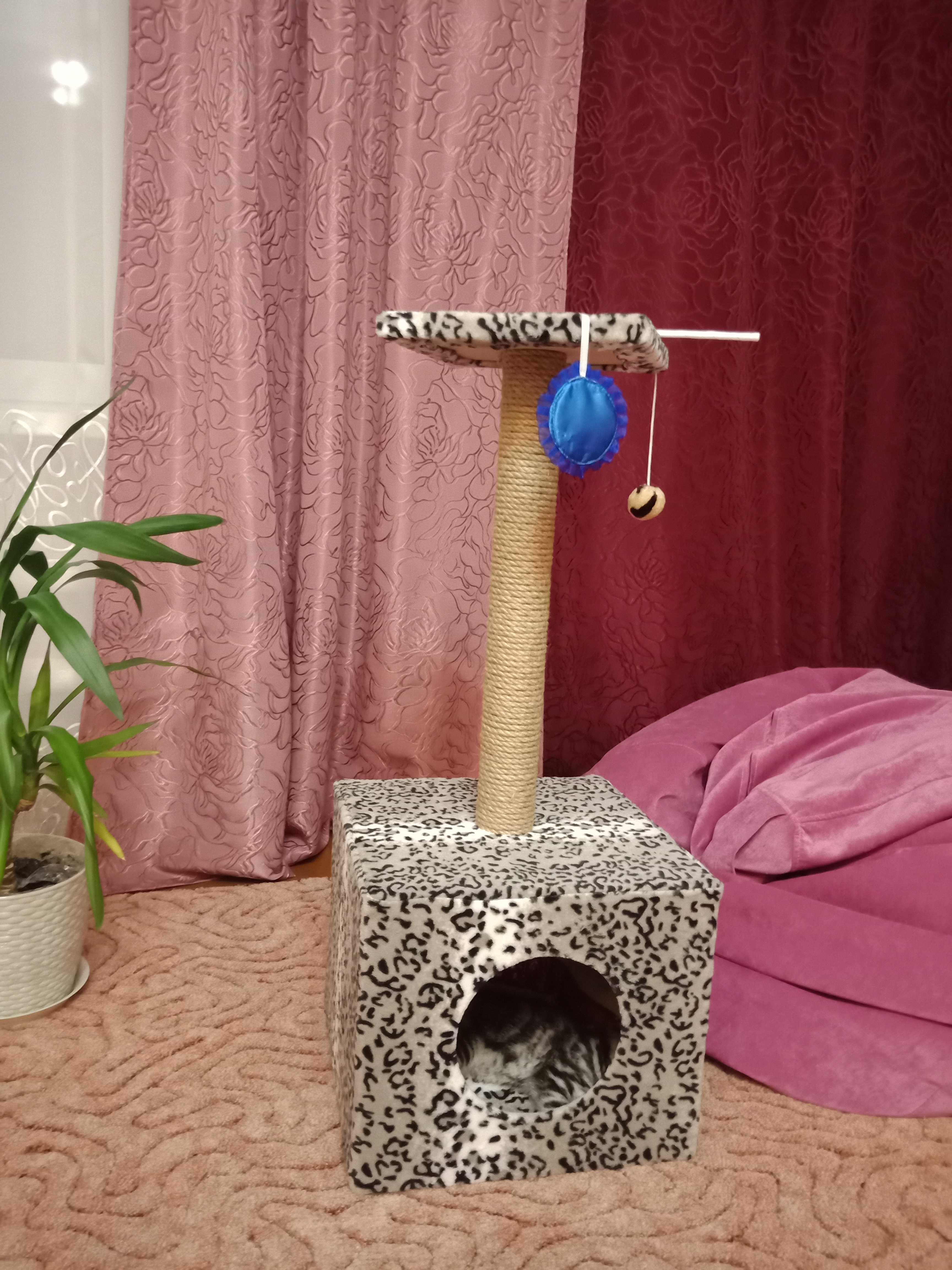 Фотография покупателя товара Домик для кошек с когтеточкой "Куб", с площадкой и игрушкой, 35 х 30 х 85 см, микс цветов - Фото 26