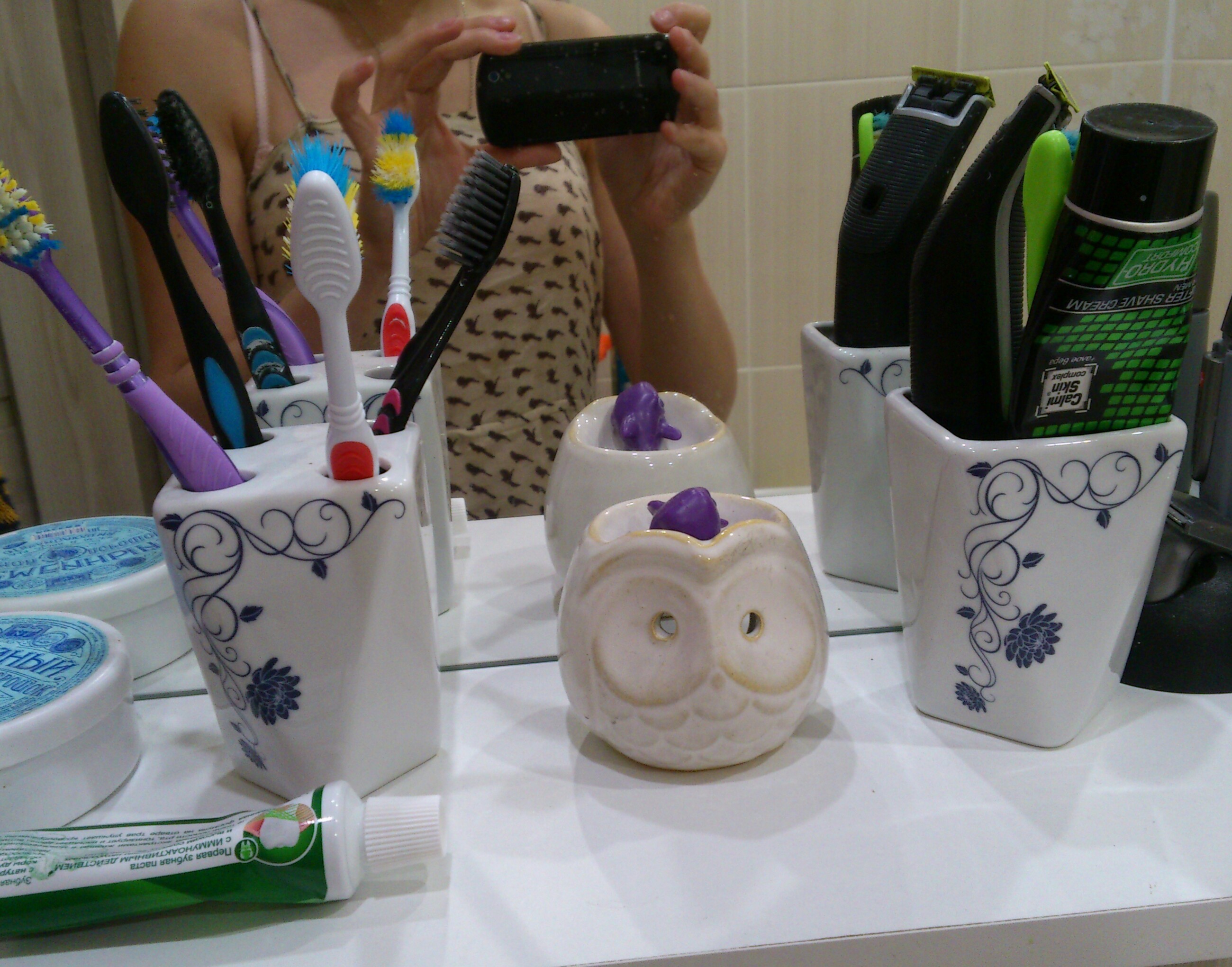 Фотография покупателя товара Набор аксессуаров для ванной комнаты «Пейзаж. Сад», 4 предмета (дозатор 250 мл, мыльница, 2 стакана), цвет белый - Фото 5