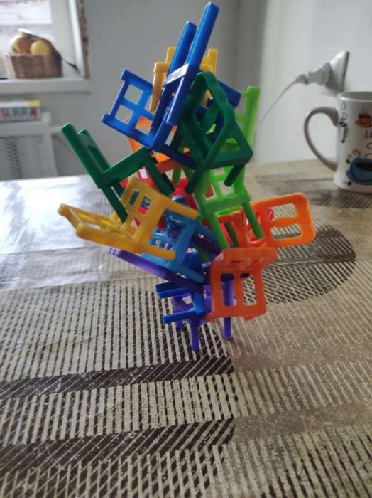 Фотография покупателя товара Настольная игра «На 4 ногах», 18 стульев, 8 цветов, 2-4 игрока, 5+