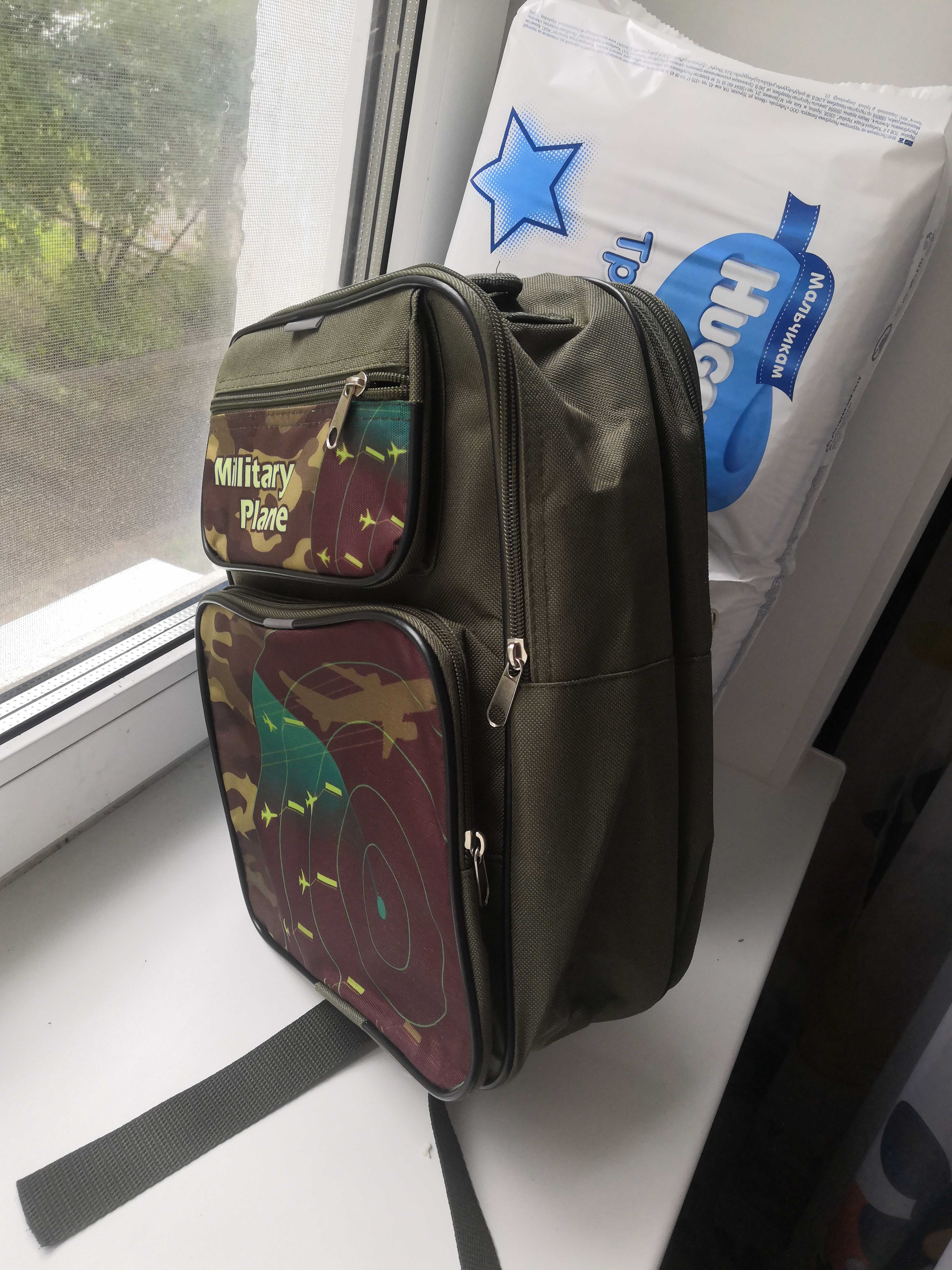 Фотография покупателя товара Рюкзак школьный, 2 отдела на молниях, 2 наружных кармана, цвет хаки - Фото 5