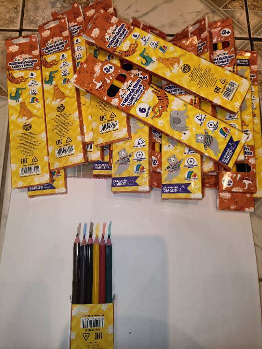 Фотография покупателя товара Карандаши 6 цветов Calligrata, ЭКОНОМ, заточенные, шестигранные, пластиковые, картонная упаковка, европодвес