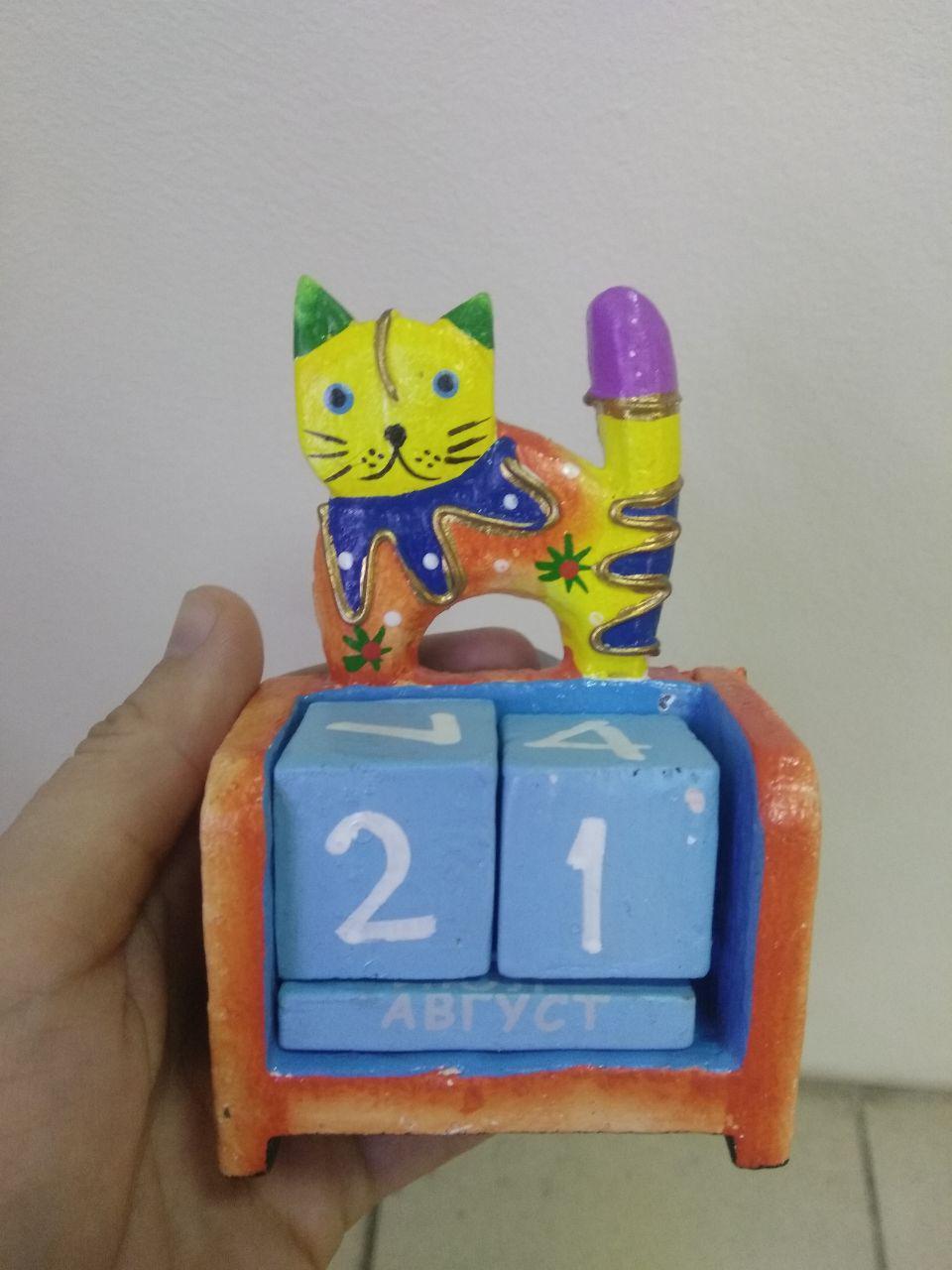 Фотография покупателя товара Деревянный календарь "Котёнок"7х4х10 см  МИКС (2 языка)