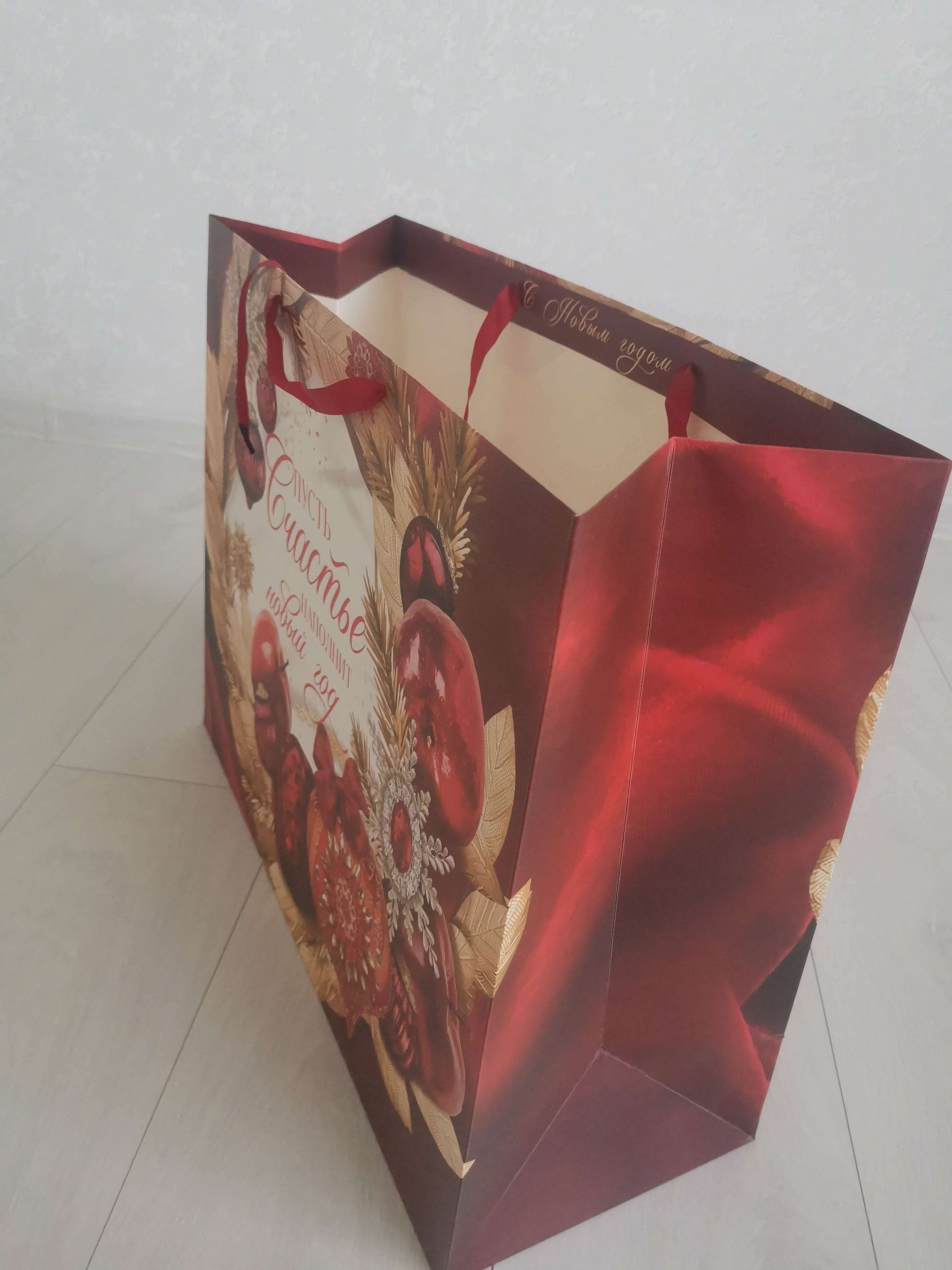 Фотография покупателя товара Пакет ламинированный вертикальный «Радость рядом с тобой», M 26 × 30 × 9 см - Фото 3