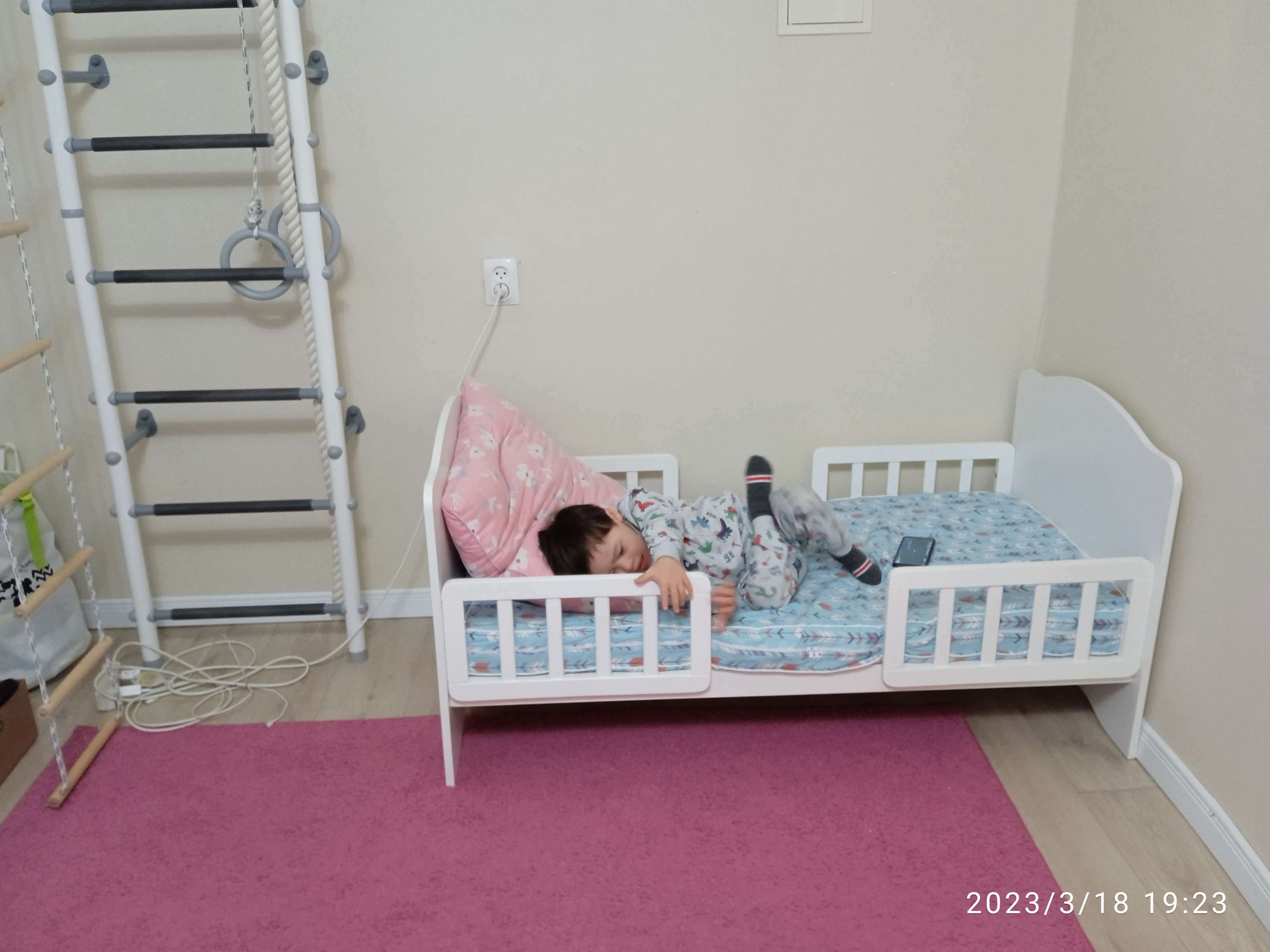 Фотография покупателя товара Кровать детская Классика, спальное место 1400х700, цвет белый - Фото 19