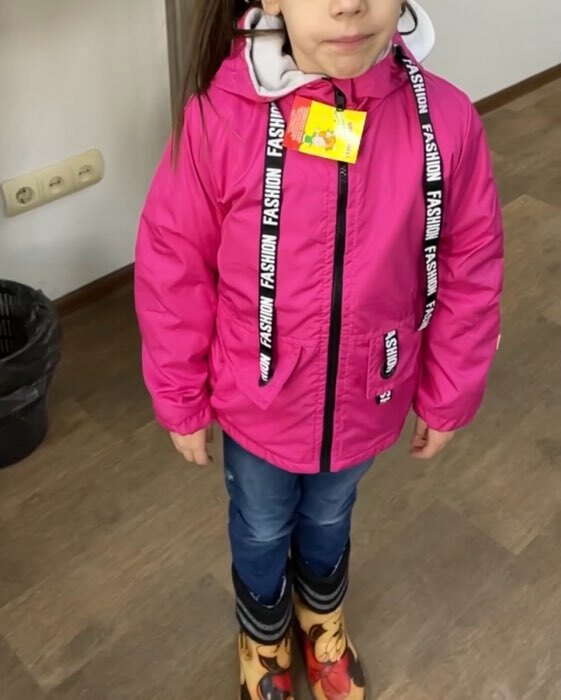 Фотография покупателя товара Куртка (ветровка) на флисе для девочки, цвет малиновый, рост 116-122 см - Фото 2