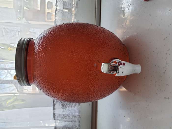 Фотография покупателя товара Диспенсер для напитков стеклянный «Фреш», 4 л, 21×16×24 см, цвет розовый - Фото 1
