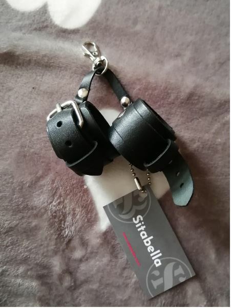 Фотография покупателя товара Брелок для ключей Sitabella, наручники, натуральная кожа, карабин, фуксия - Фото 2