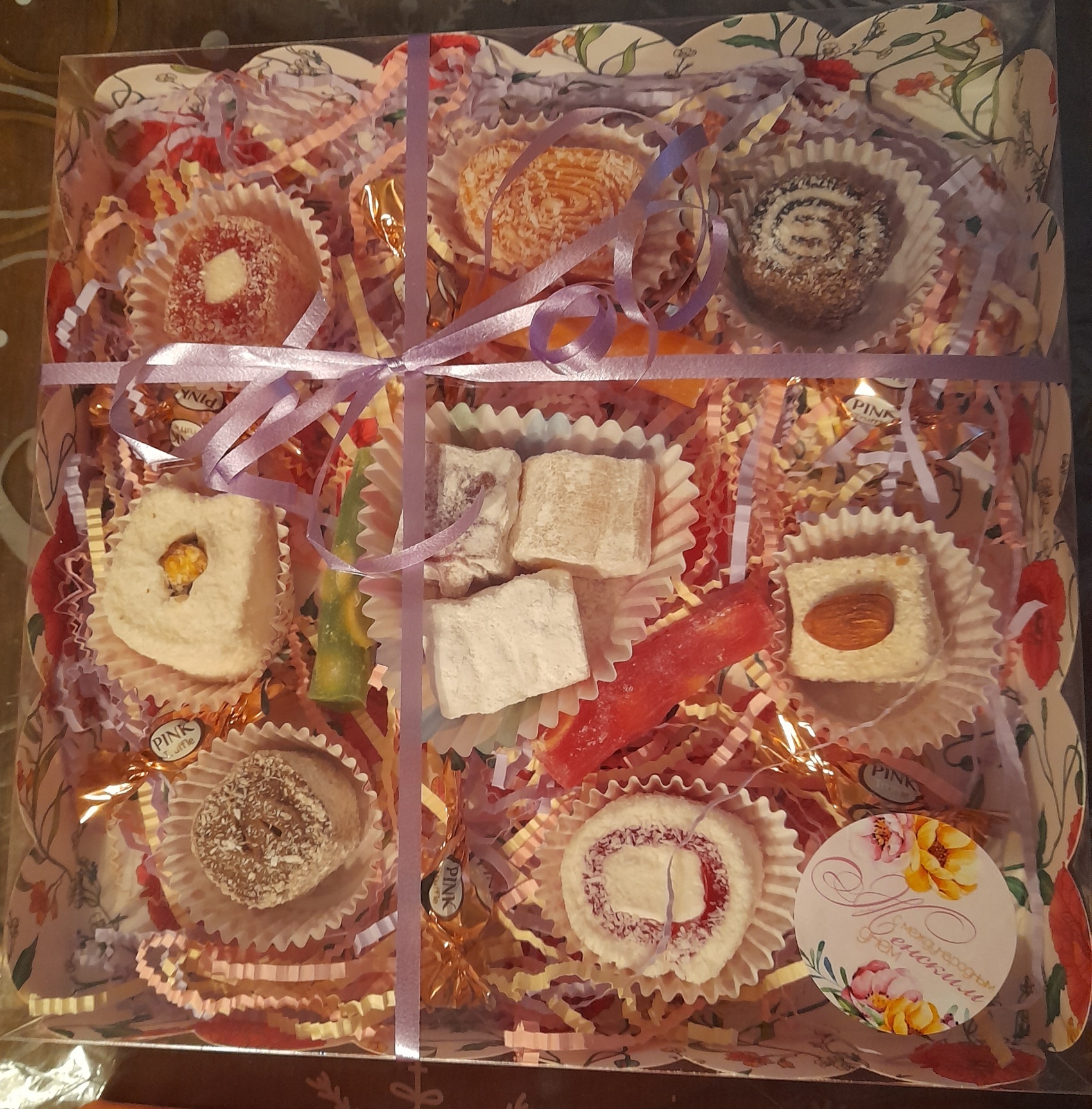 Фотография покупателя товара Коробка для печенья, кондитерская упаковка с PVC крышкой, «Счастье в каждом дне», 21 х 21 х 3 см