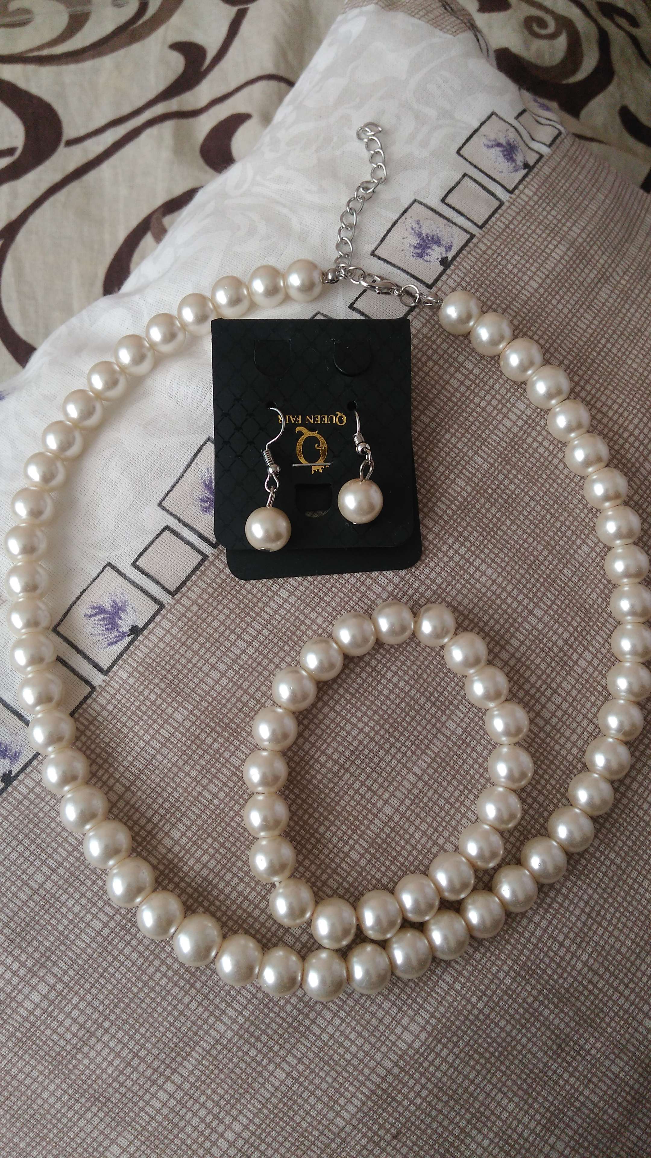 Фотография покупателя товара Набор 3 предмета: серьги, бусы, браслет, цвет белый, 45 см