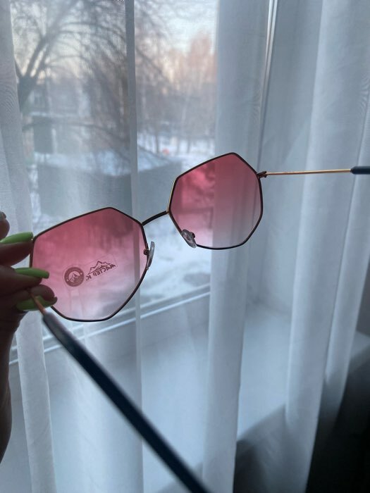 Фотография покупателя товара Очки солнцезащитные "OneSun", футуристические, 6 х 13.5 см, розовые - Фото 1