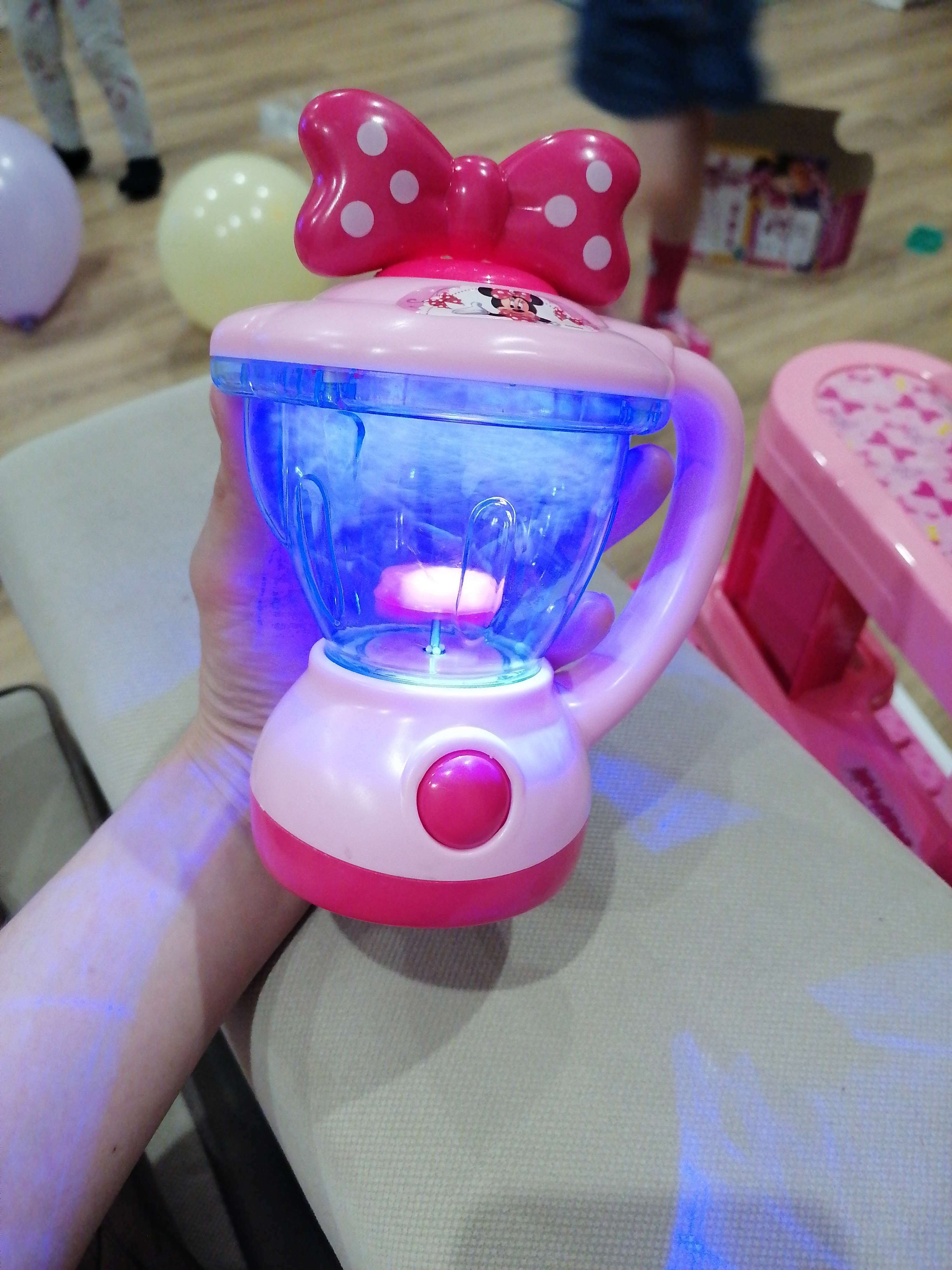 Фотография покупателя товара УЦЕНКА Игровой набор «Блендер Минни», Минни Маус, со звуковыми и световыми эффектами - Фото 1