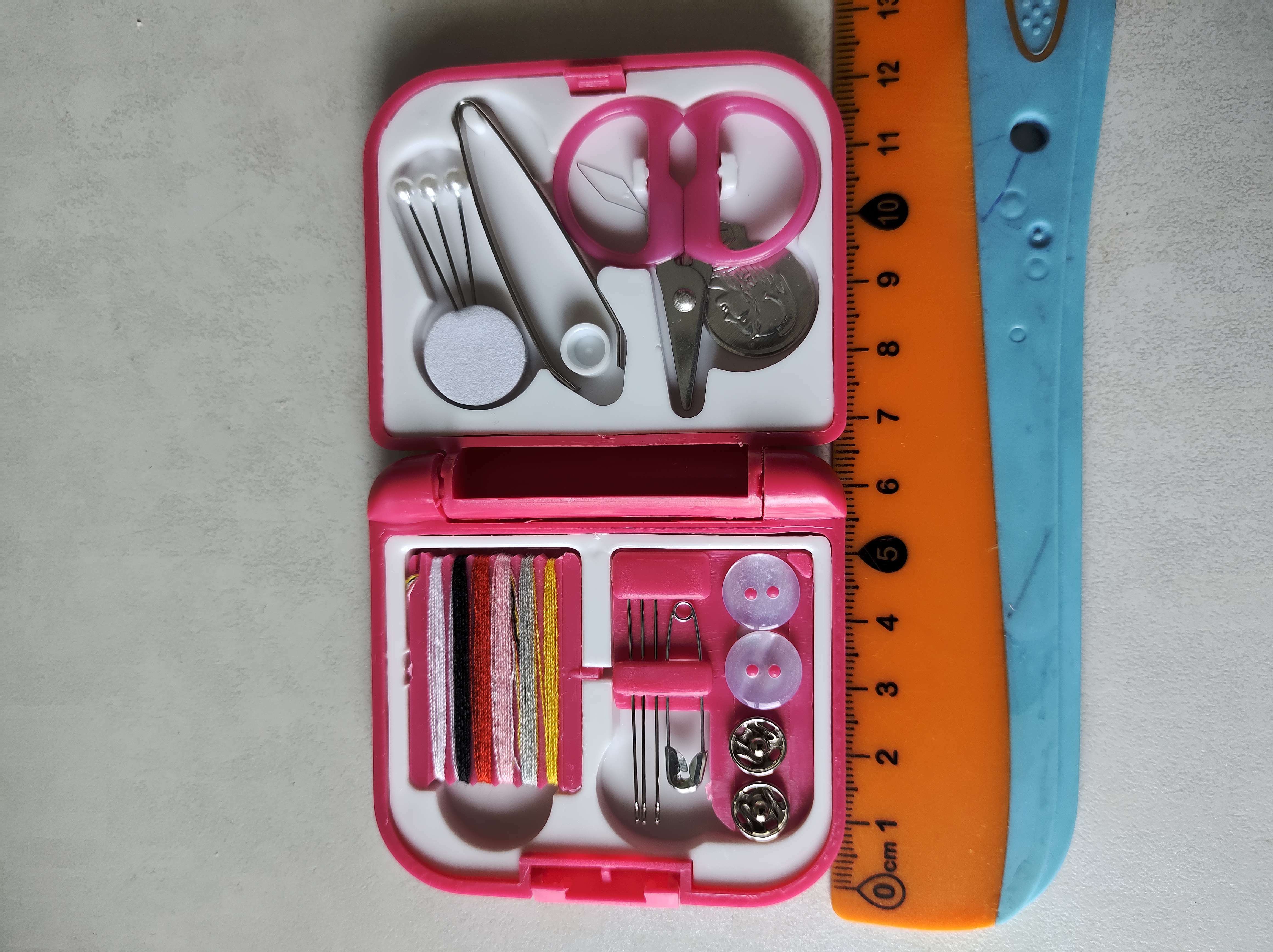 Фотография покупателя товара Швейный набор дорожный, 20 предметов, в складной пластиковой коробке, 7 × 6,5 × 2 см, цвет МИКС