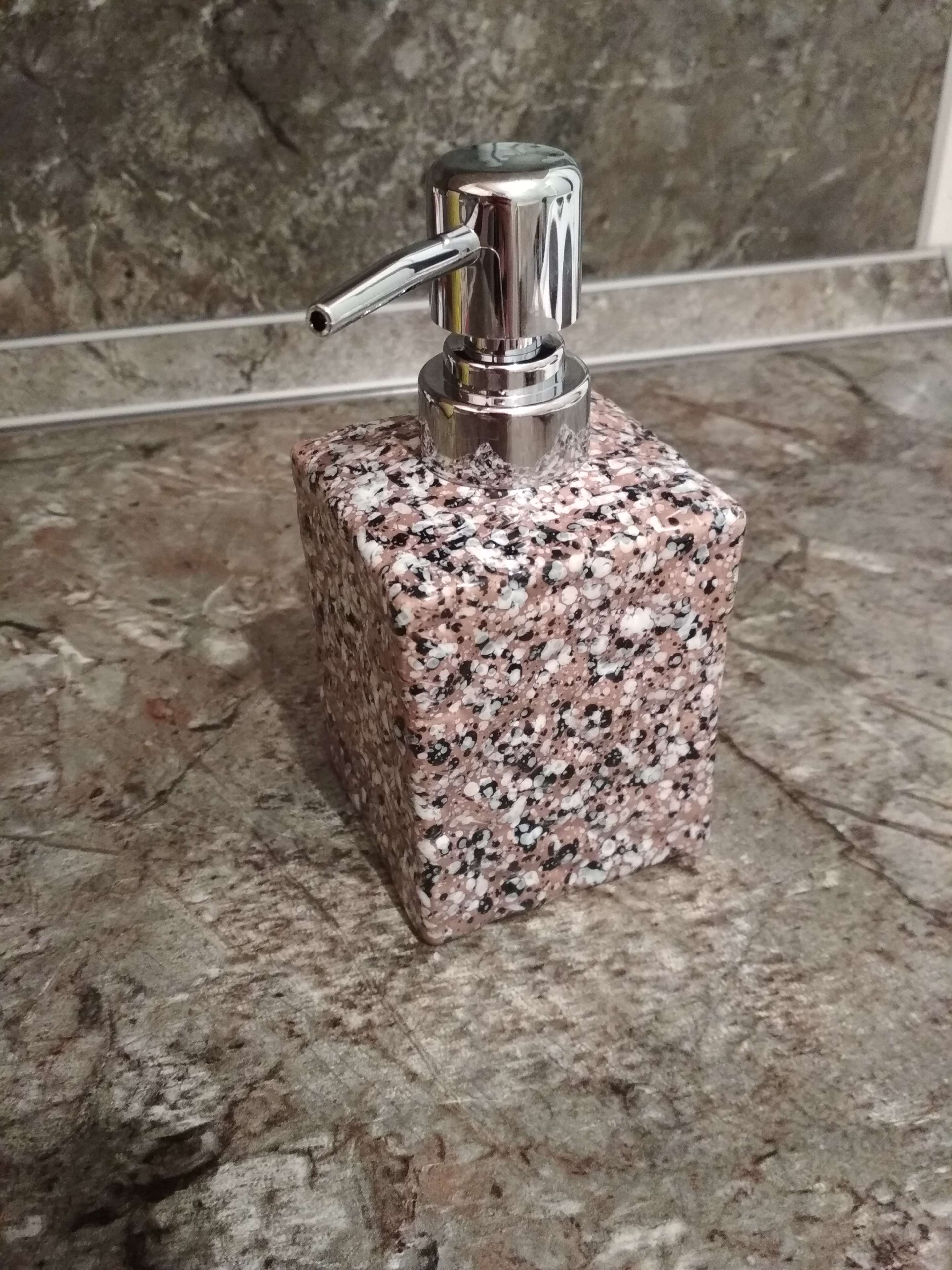 Фотография покупателя товара Дозатор для жидкого мыла Доляна «Гранит», 400 мл, цвет коричневый - Фото 4