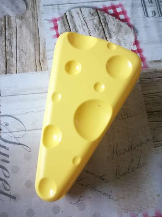 Фотография покупателя товара Контейнер для сыра, 19,8×10,6×7,5 см, цвет жёлтый - Фото 2