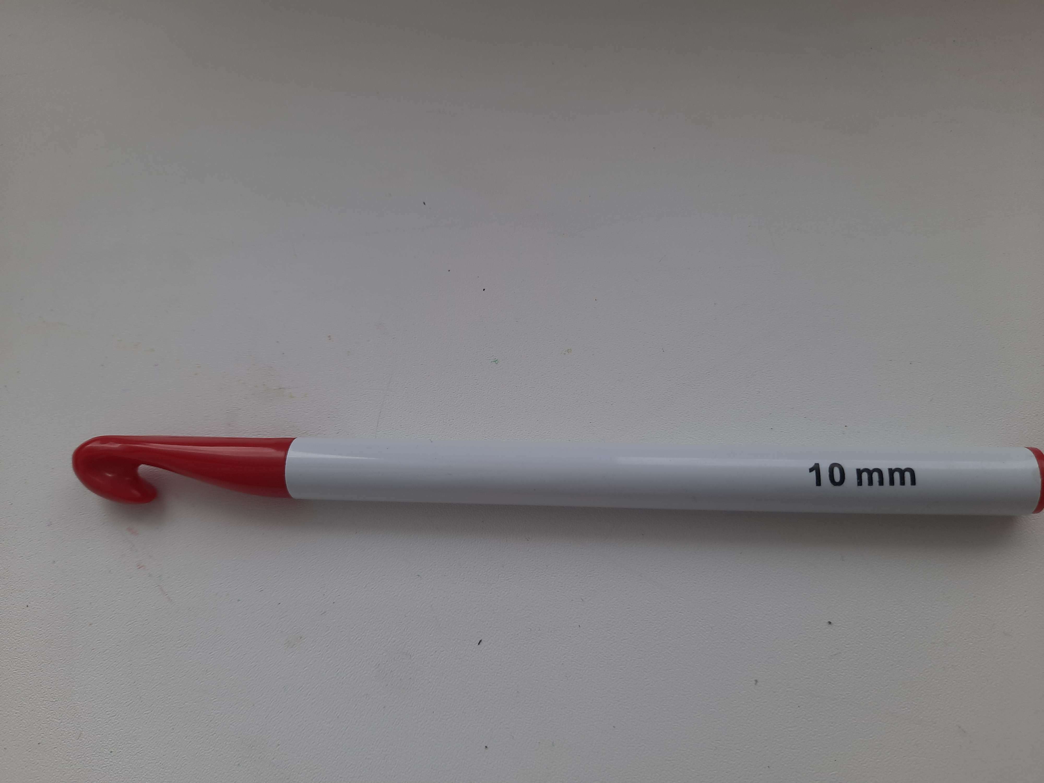 Фотография покупателя товара Крючок для вязания, d=7 мм, 16 см, белый, красный - Фото 1