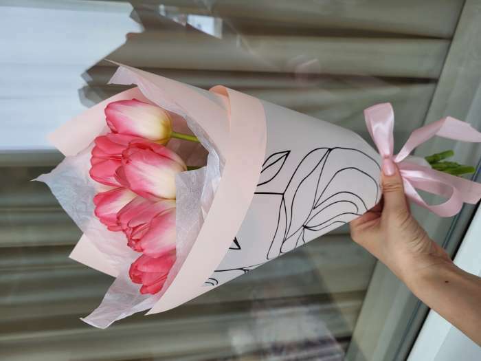 Фотография покупателя товара Пленка для цветов матовая, "Поэма", 57х57см, розовый - Фото 1