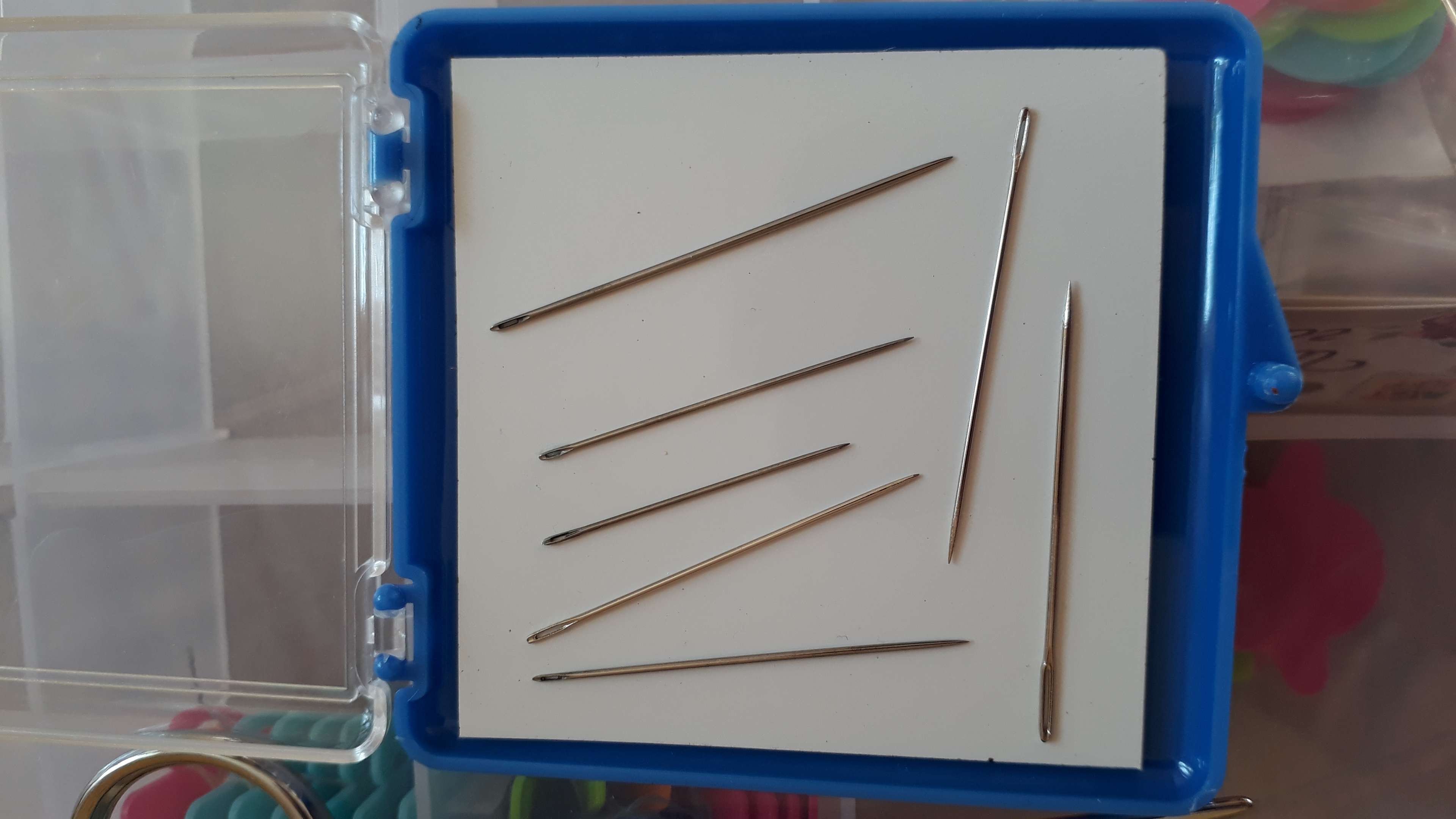 Фотография покупателя товара Игольница магнитная с иглами, 7 × 8 см, цвет МИКС, УЦЕНКА - Фото 19