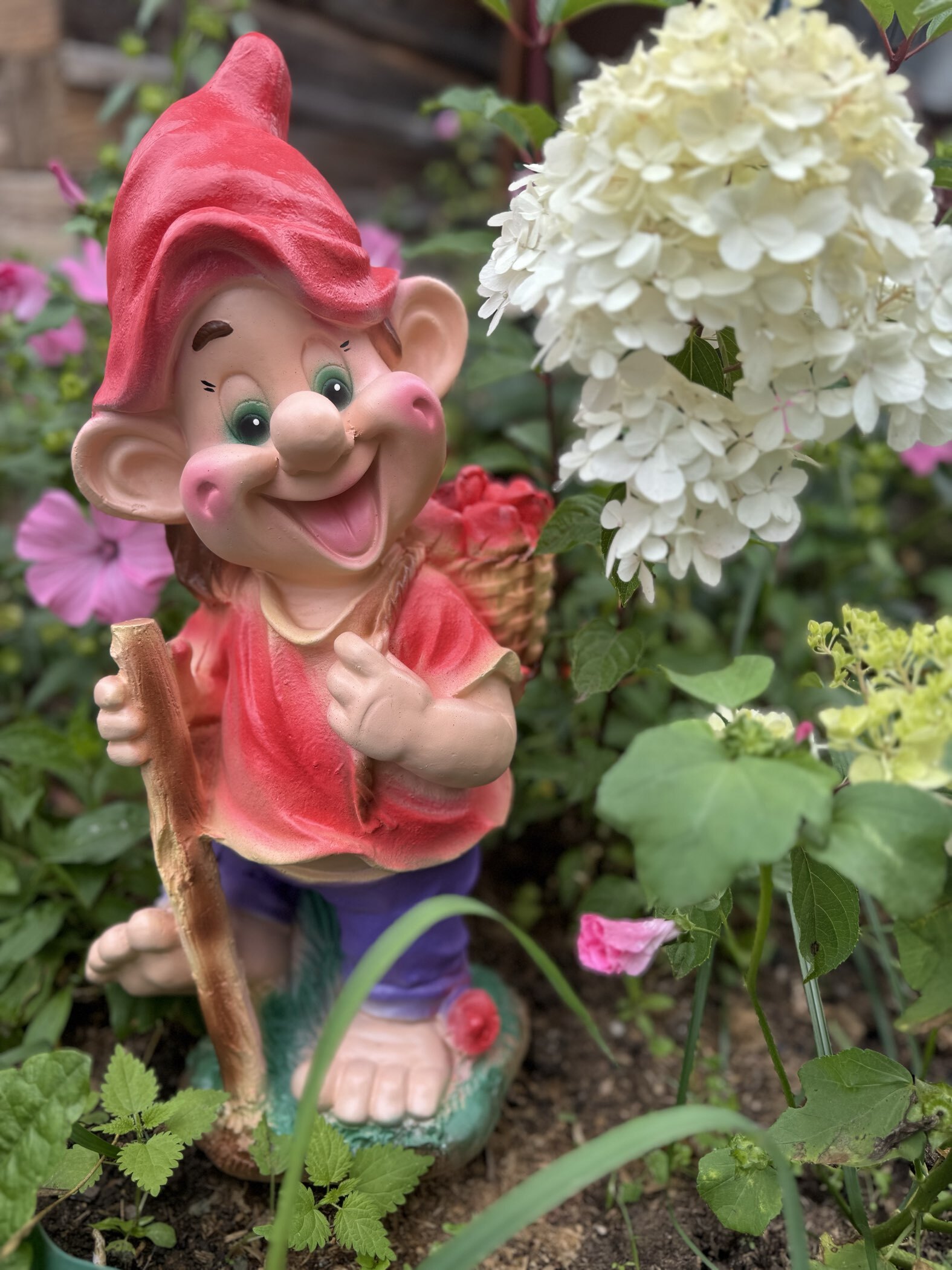 Фотография покупателя товара Садовая фигура из гипса «Гном с грибами средний», 55×24×21 см, МИКС - Фото 3