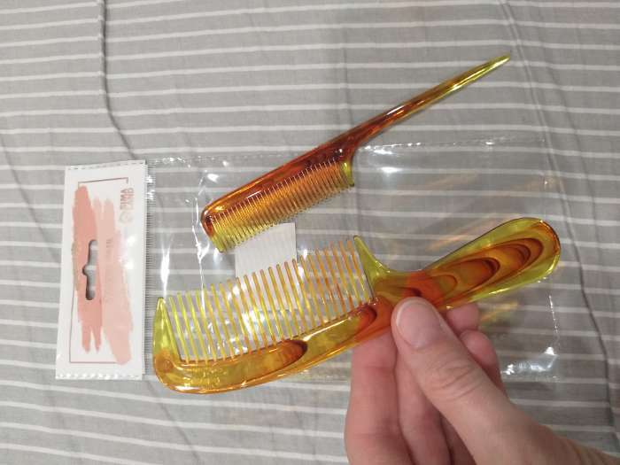 Фотография покупателя товара Набор расчёсок, 2 предмета, 16,5 см, цвет «янтарный» - Фото 2