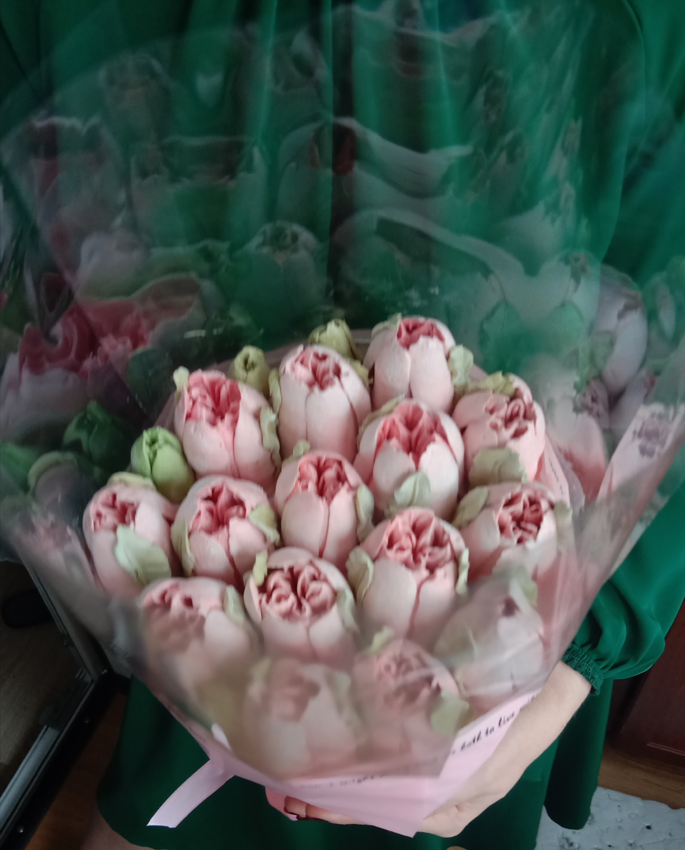 Фотография покупателя товара Салфетка под мини букет "Готовое решение под 1-3 цветка", темно-розовый, 58 х 29 см - Фото 2