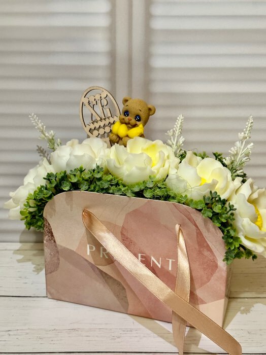 Фотография покупателя товара Коробка-переноска для цветов складная Present, 17×13×7 см - Фото 1