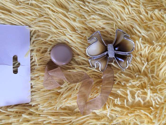 Фотография покупателя товара Подхват для штор «Бант», 6 × 5 см, цвет молочный - Фото 4