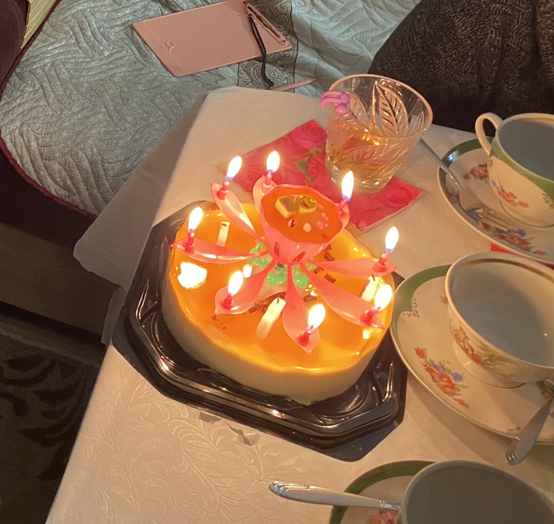 Фотография покупателя товара Свеча для торта музыкальная "Тюльпан", красная, 12×5 см - Фото 31