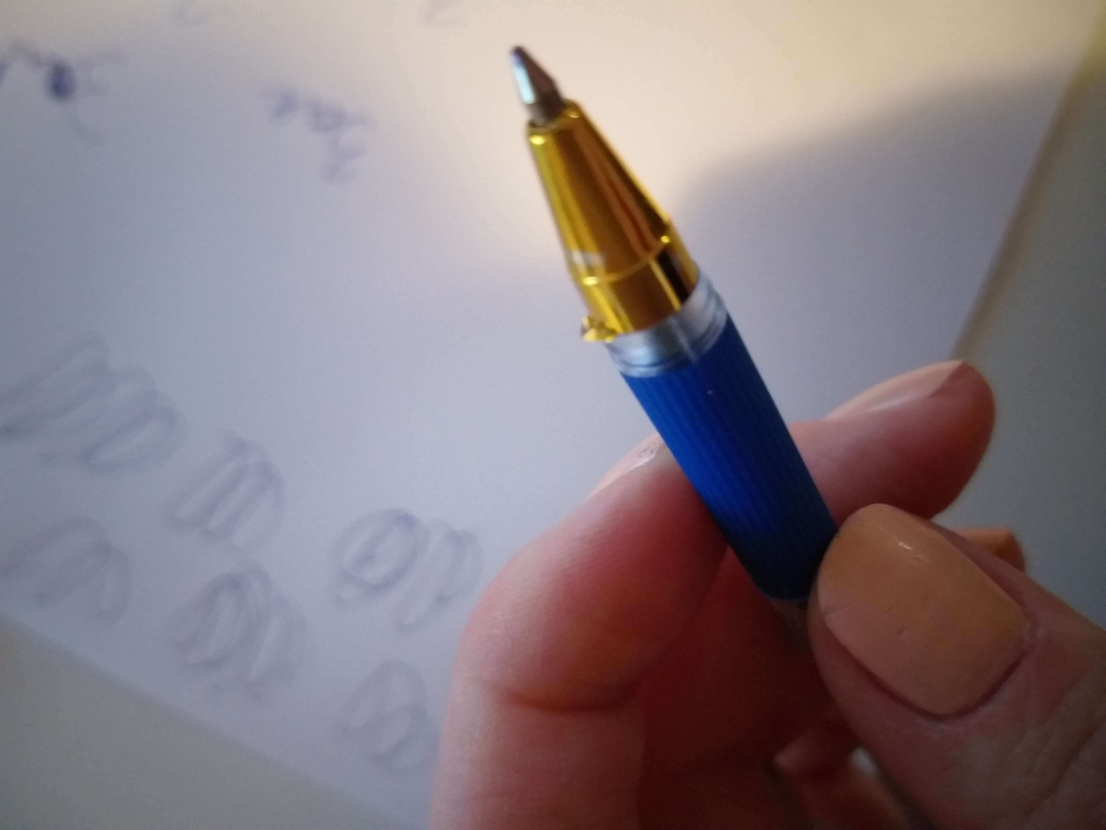 Фотография покупателя товара Ручка шариковая 0.5 мм, стержень синий, корпус прозрачный с резиновым держателем - Фото 31