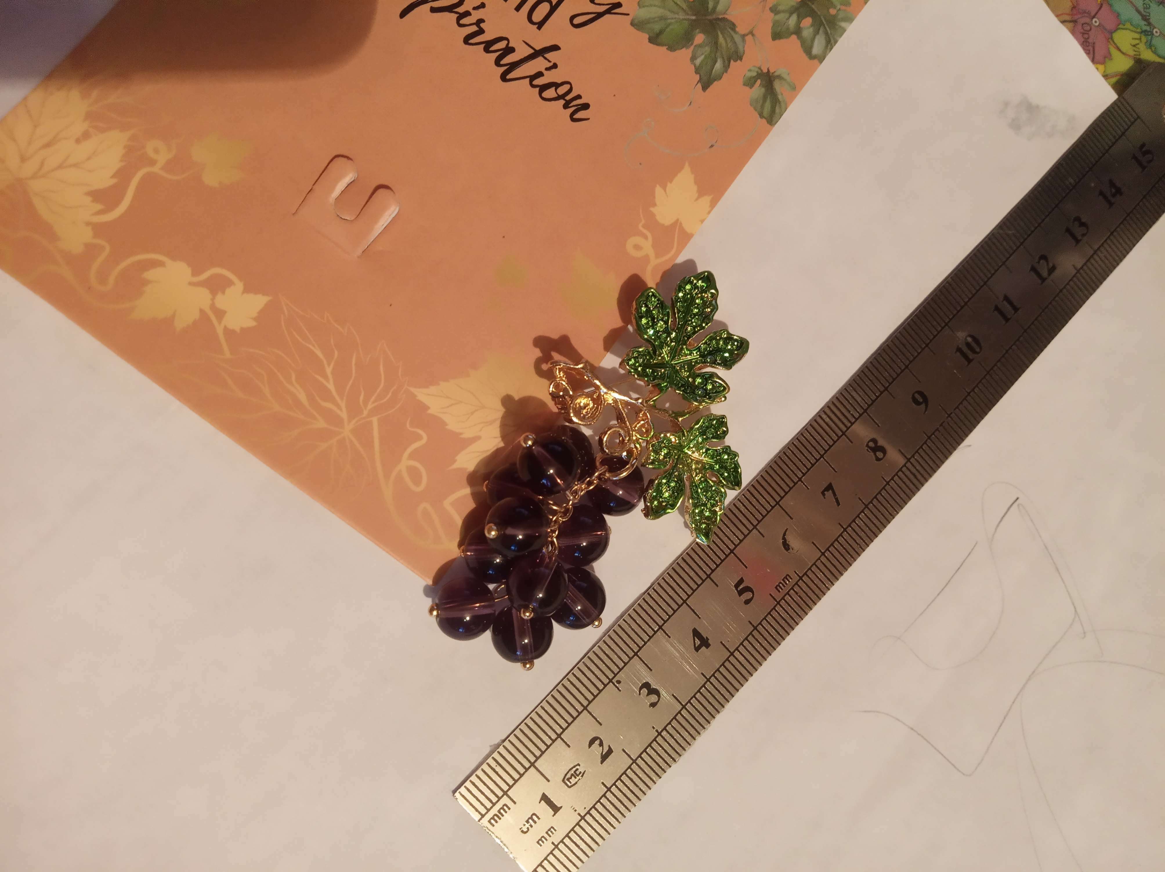 Фотография покупателя товара Брошь «Виноград» кисть, фиолетово-зелёная в золоте - Фото 1