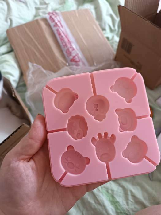 Фотография покупателя товара Форма для леденцов Доляна «Сладость», силикон, 15×15×1.5 см, 8 ячеек, с палочками, бирюзовая - Фото 12