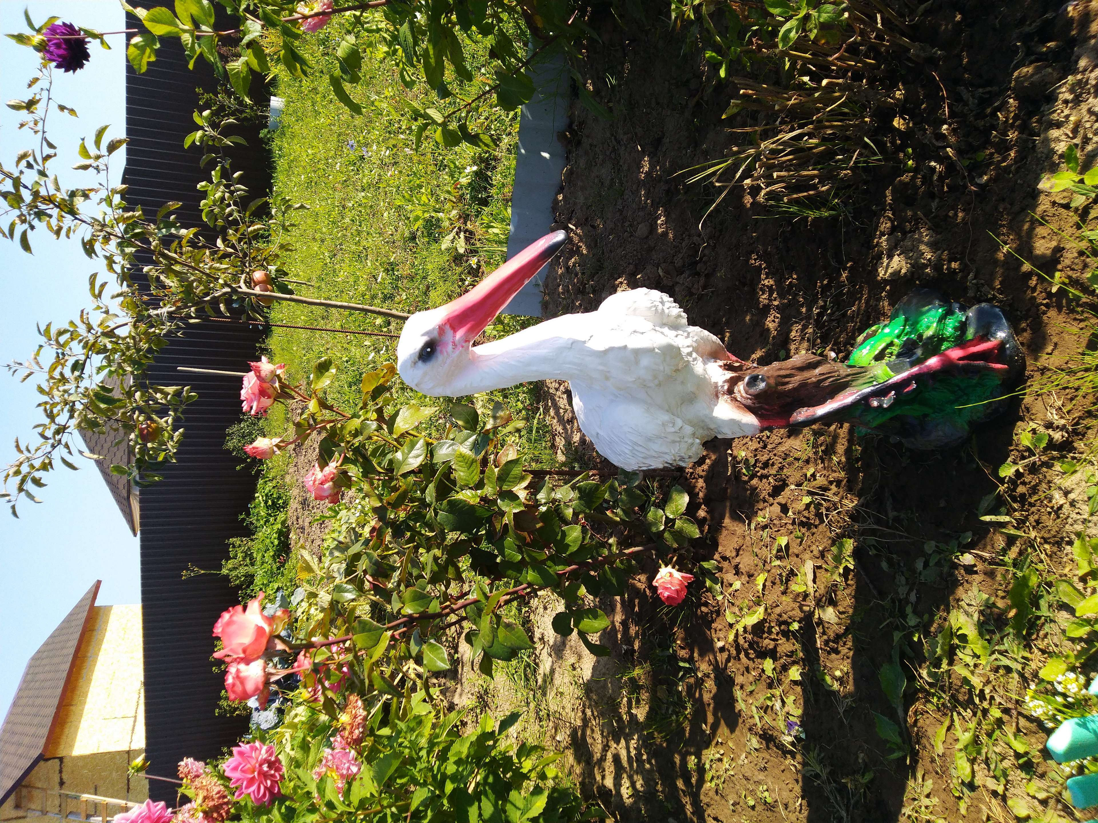 Фотография покупателя товара Садовая фигура "Аист", гипс, 57 см - Фото 2