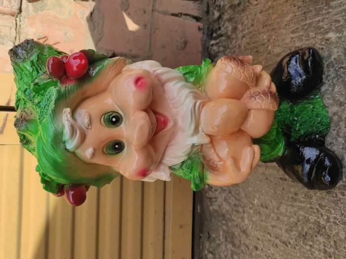 Фотография покупателя товара Садовая фигура "Гном с желудями" зеленый 45х26см