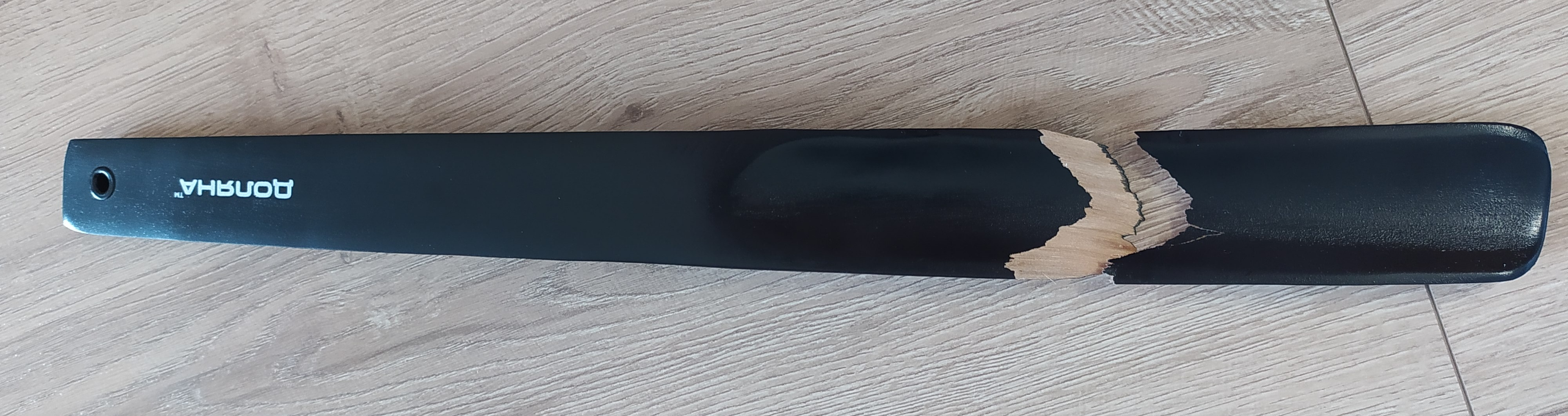 Фотография покупателя товара Ложка для обуви Доляна, с петелькой, деревянная, 38×3.5 см, чёрная - Фото 1