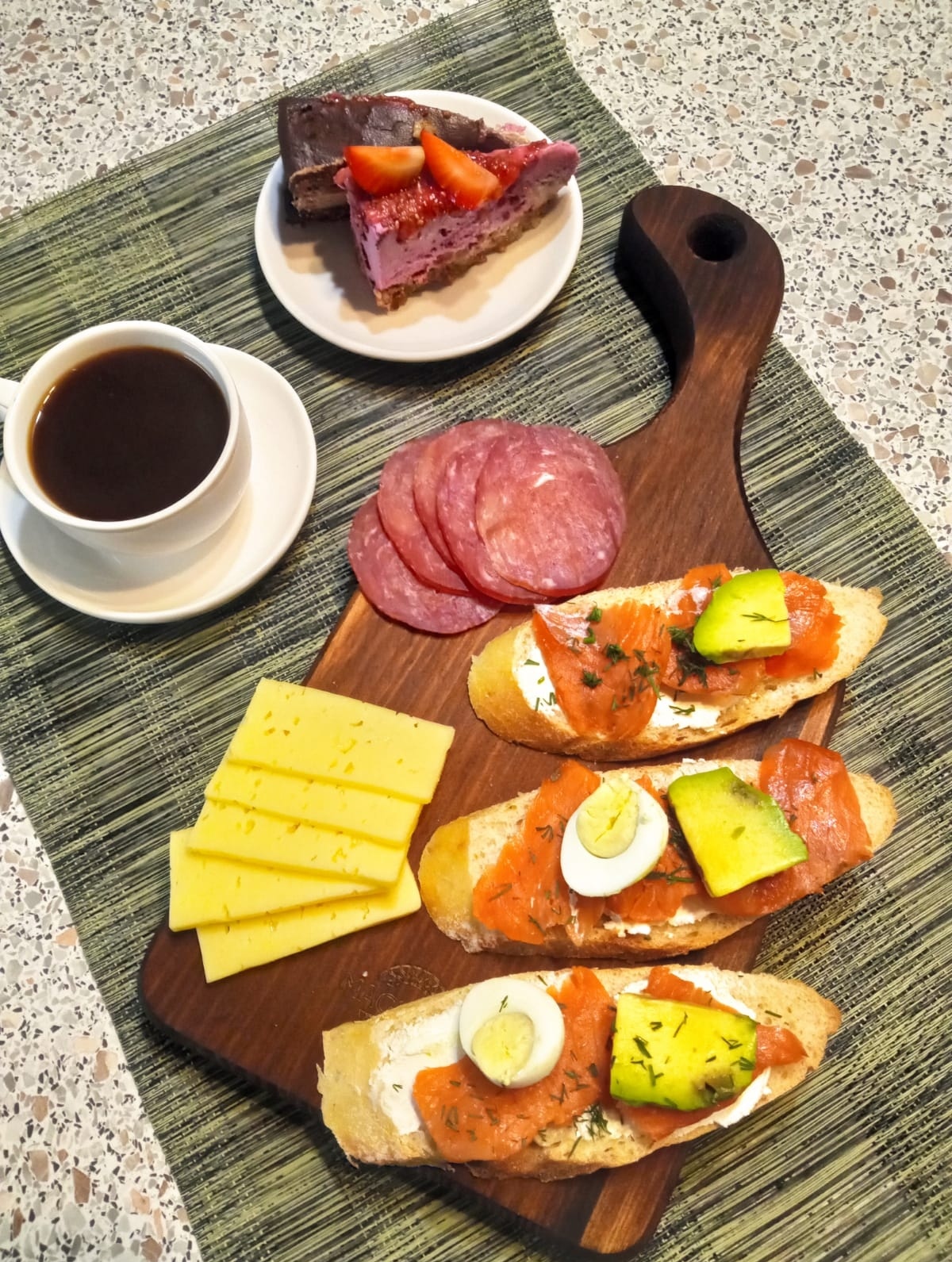 Фотография покупателя товара Доска разделочная деревянная Magistro, 33×16,5×2,2 см, цельный массив кедра - Фото 1