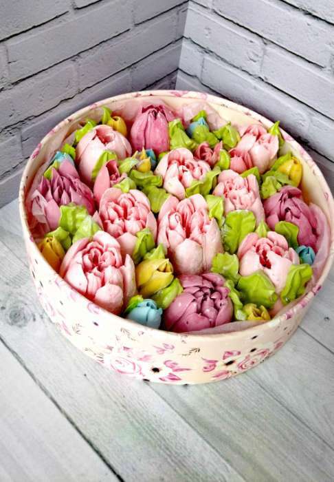Фотография покупателя товара Коробка для макарун, кондитерская упаковка тубус с окном, «Розовые цветы» 12 х 12 х 5 см - Фото 11
