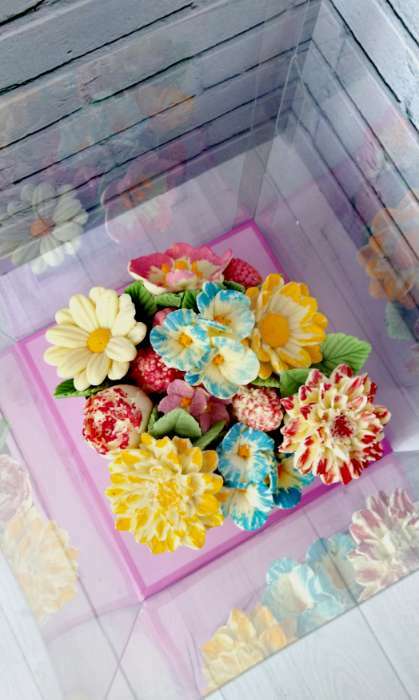 Фотография покупателя товара Коробка для цветов с вазой и PVC окнами складная, сиреневый, 16 х 23 х 16 см - Фото 3