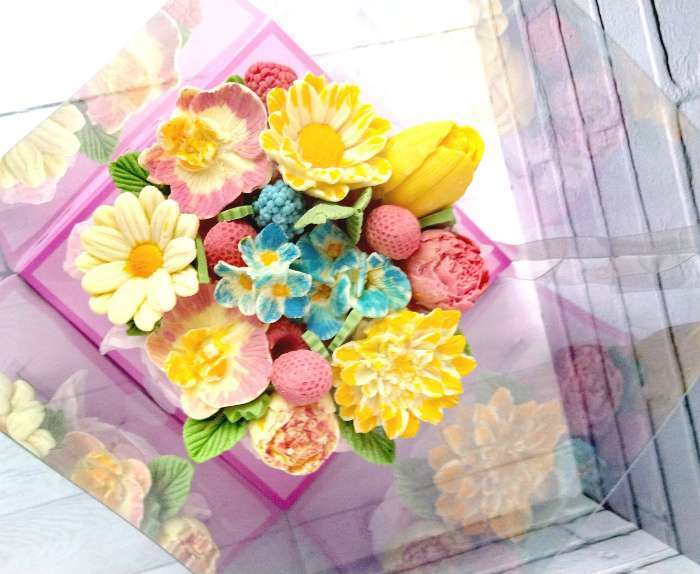 Фотография покупателя товара Коробка для цветов с вазой и PVC окнами складная, сиреневый, 16 х 23 х 16 см - Фото 2