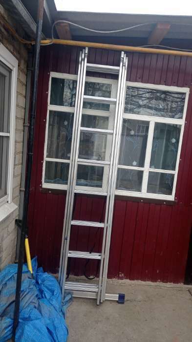Фотография покупателя товара Лестница ТУНДРА, трехсекционная, алюминиевая, 8 ступеней - Фото 1