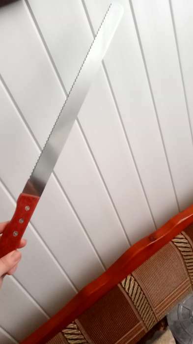 Фотография покупателя товара Нож для бисквита крупные зубцы KONFINETTA, длина лезвия 35 см, деревянная ручка
