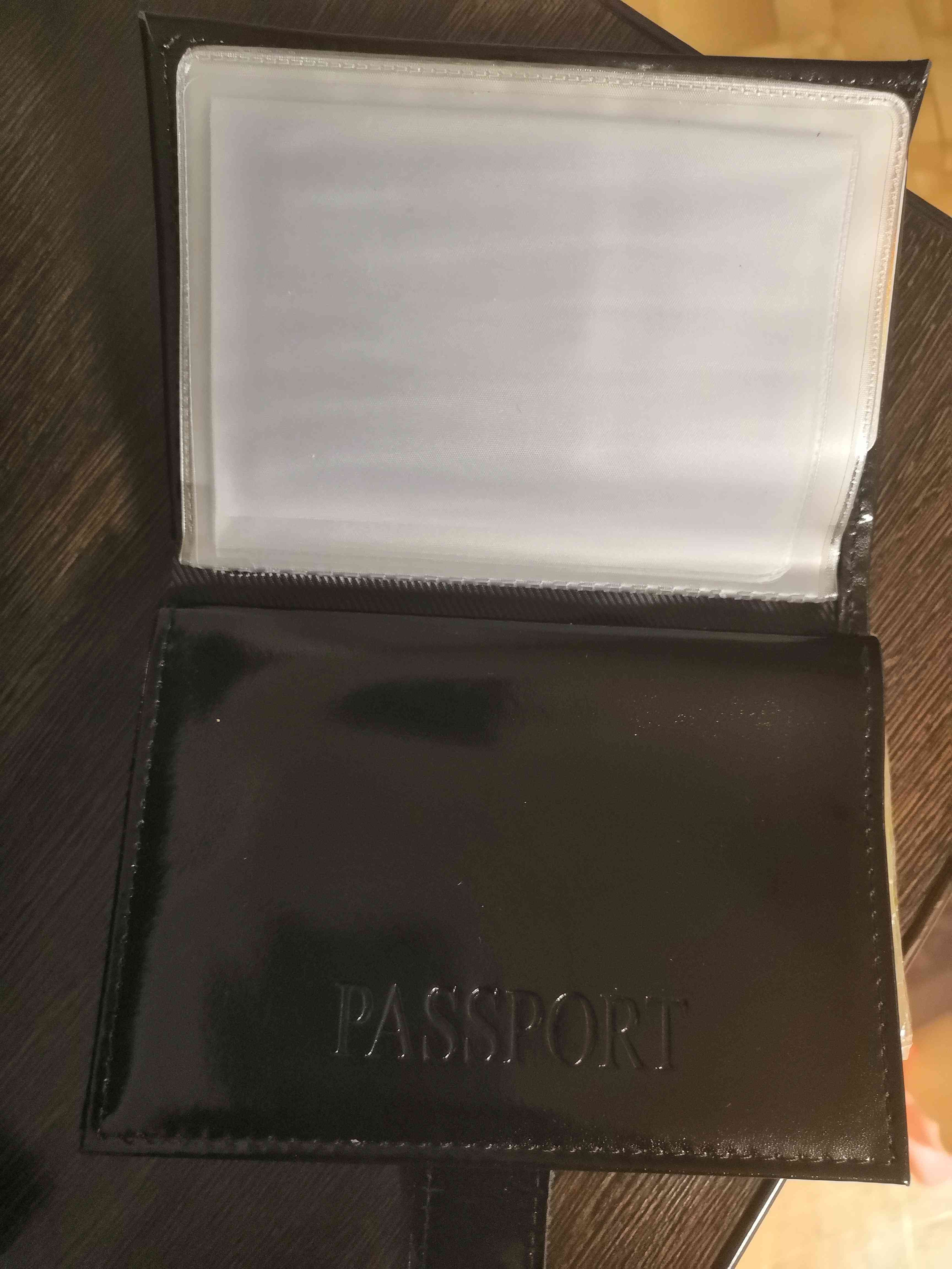 Фотография покупателя товара Обложка для автодокументов и паспорта на кнопке, отдел для купюр, 5 карманов для карт, цвет чёрный - Фото 1
