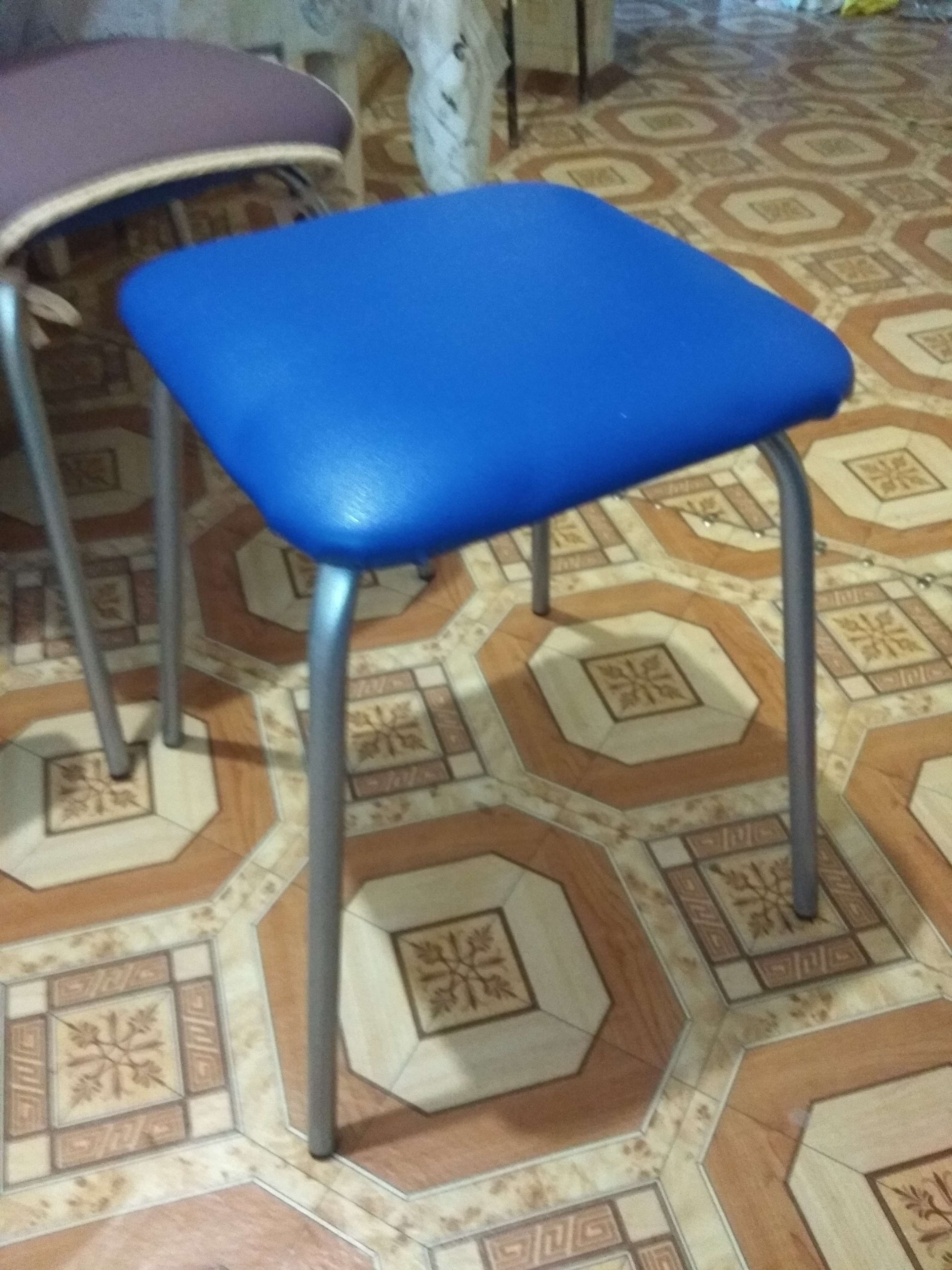 Фотография покупателя товара Табурет мягкий 18 квадрат, порошковое покрытие искра-хром, цвет синий - Фото 4