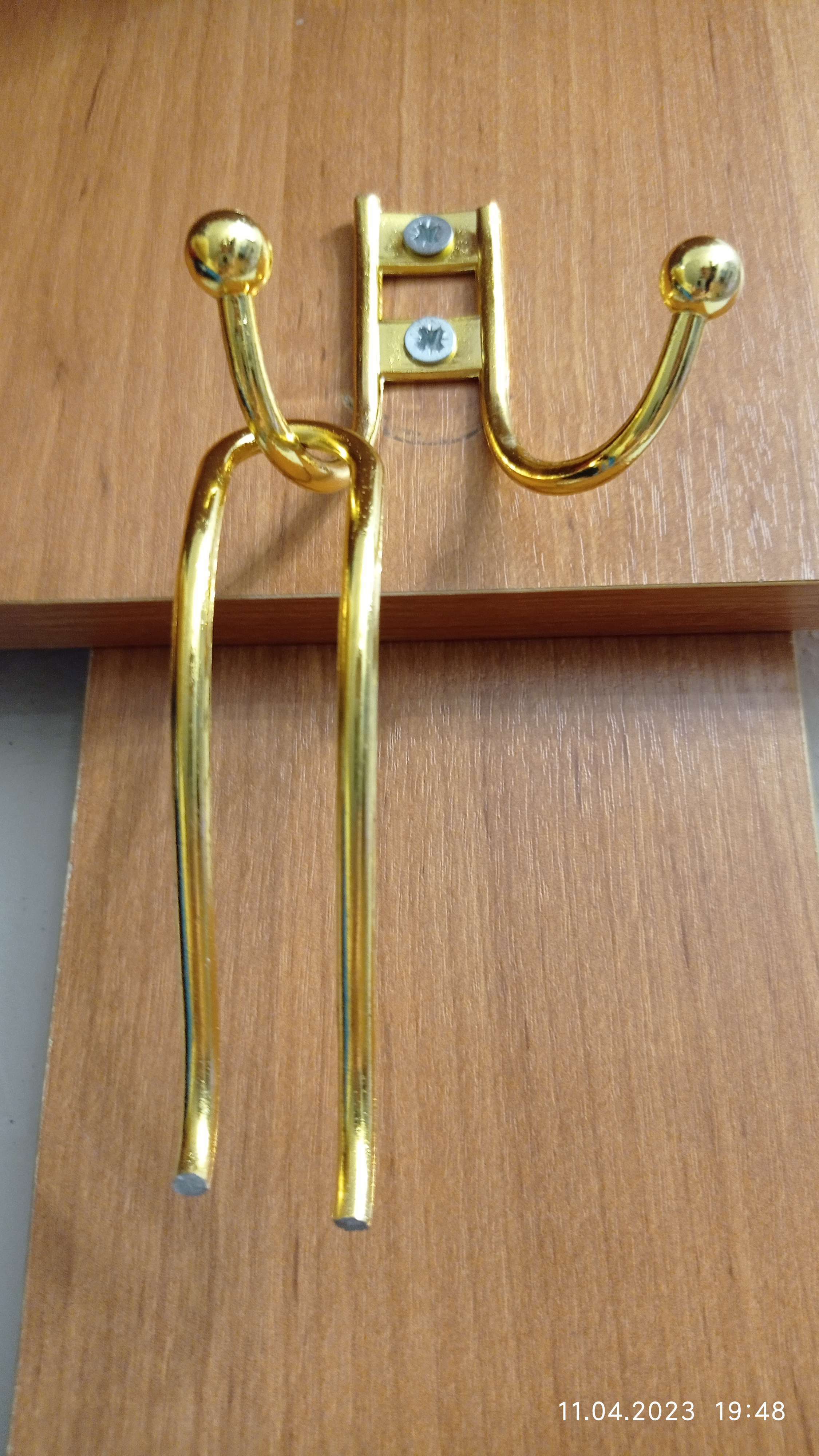 Фотография покупателя товара Крючок мебельный KM303GP, трёхрожковый, цвет золото - Фото 1
