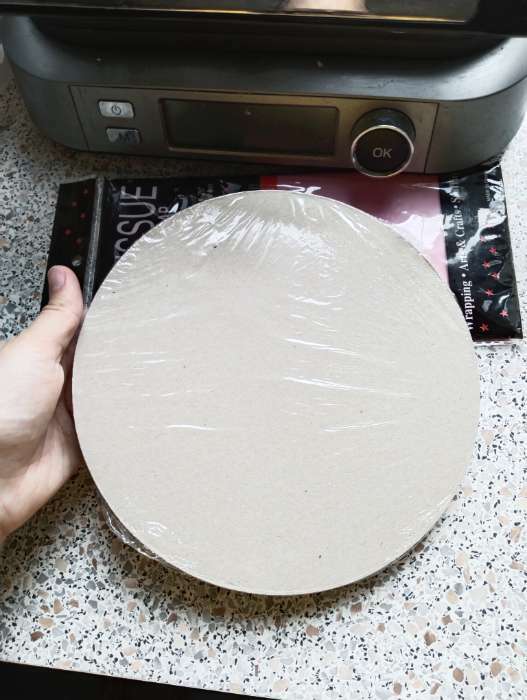 Фотография покупателя товара Подложка для торта, кондитерская, усиленная, 24 см, золото, 2.5 мм - Фото 1