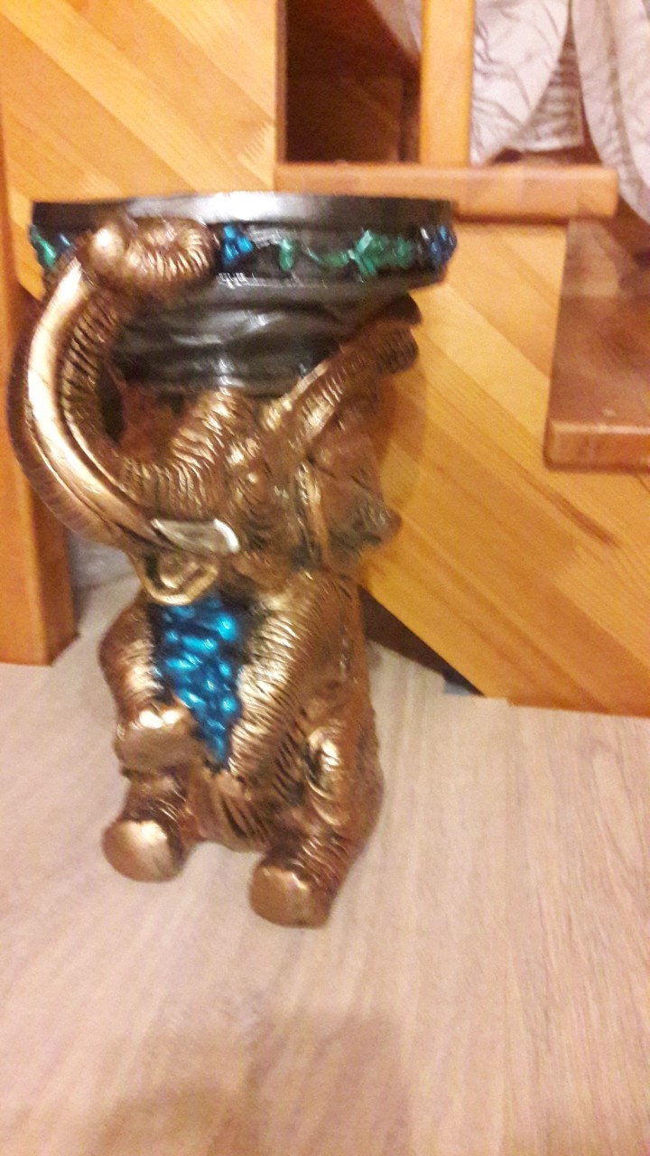 Фотография покупателя товара Подставка декоративная "Слон", бронза, покрытие лак, гипс, 43 см, микс - Фото 1